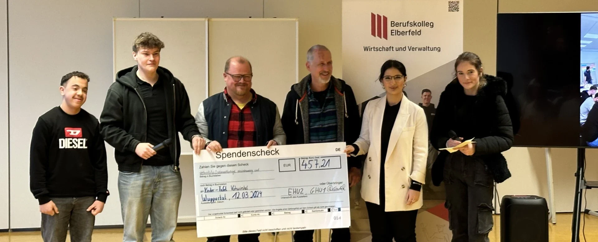 Fairtrade Schoko-Nikoläuse für einen guten Zweck - Berufskolleg Elberfeld